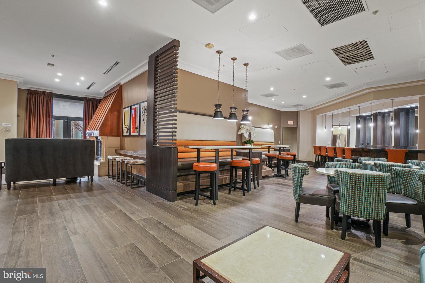 3101 N HAMPTON DR N #1014, ALEXANDRIA, Virginia 22302, 2 Bedrooms Bedrooms, ,2 BathroomsBathrooms,Residential,For sale,3101 N HAMPTON DR N #1014,VAAX2052562 MLS # VAAX2052562