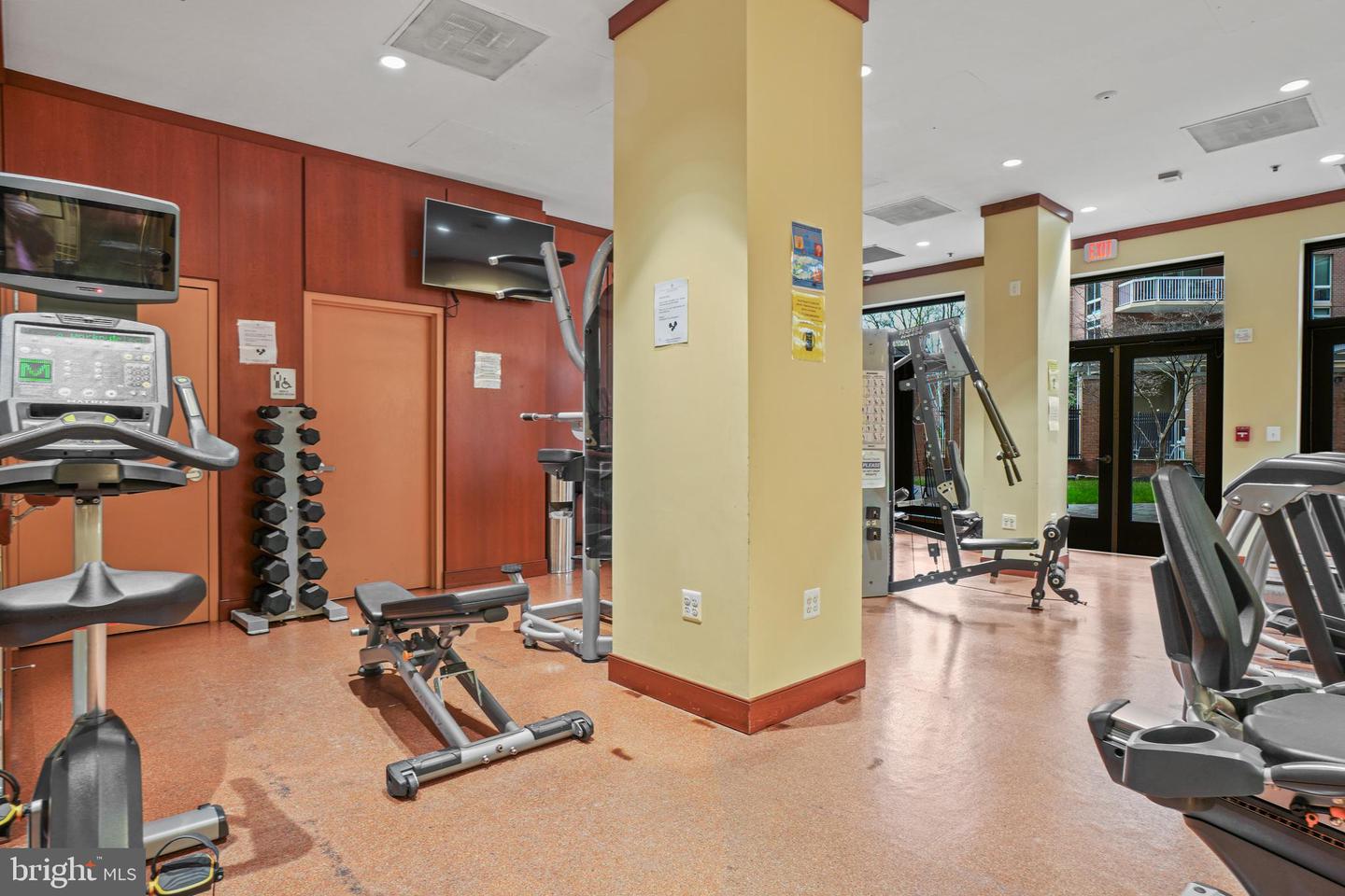 3101 N HAMPTON DR N #1014, ALEXANDRIA, Virginia 22302, 2 Bedrooms Bedrooms, ,2 BathroomsBathrooms,Residential,For sale,3101 N HAMPTON DR N #1014,VAAX2052562 MLS # VAAX2052562