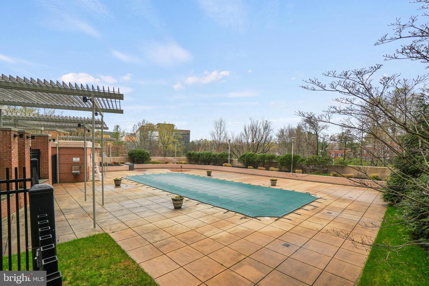 3101 N HAMPTON DR N #1014, ALEXANDRIA, Virginia 22302, 2 Bedrooms Bedrooms, ,2 BathroomsBathrooms,Residential,For sale,3101 N HAMPTON DR N #1014,VAAX2052562 MLS # VAAX2052562