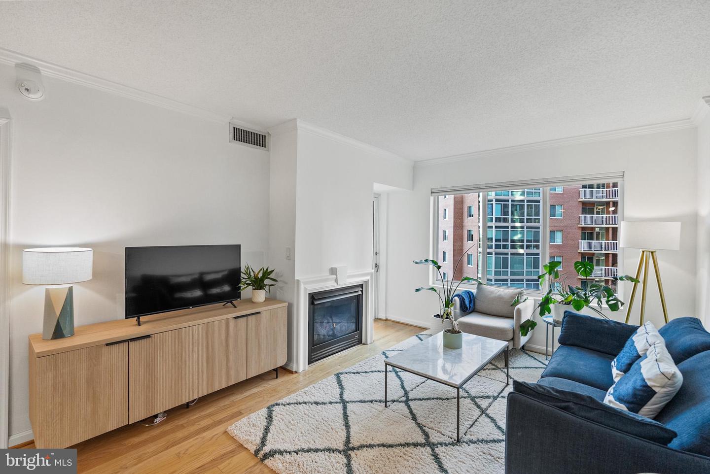 3101 N HAMPTON DR N #1014, ALEXANDRIA, Virginia 22302, 2 Bedrooms Bedrooms, ,2 BathroomsBathrooms,Residential,For sale,3101 N HAMPTON DR N #1014,VAAX2052562 MLS # VAAX2052562