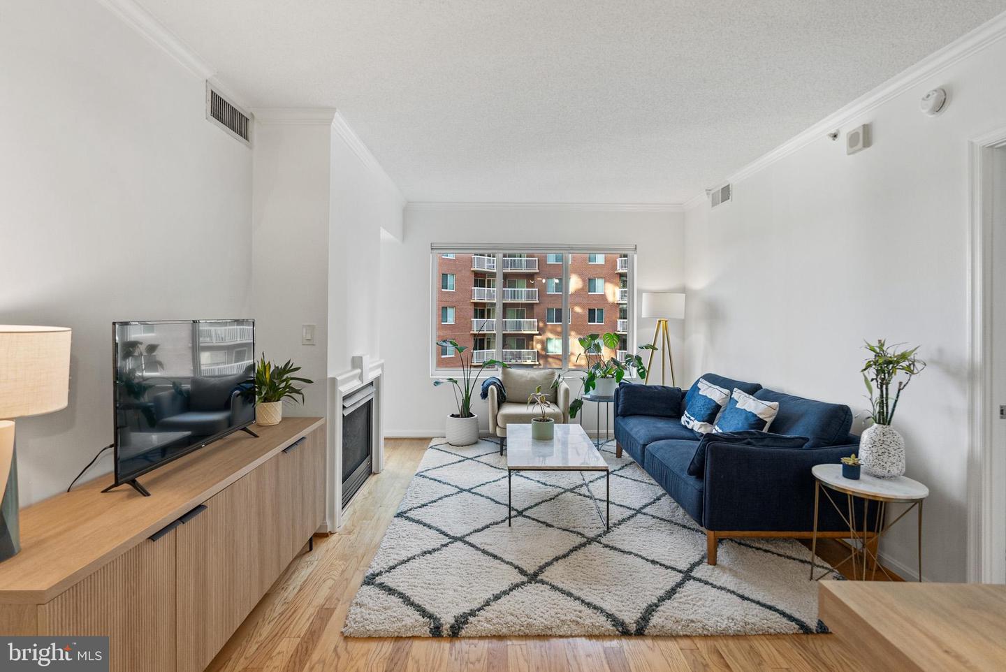 3101 N HAMPTON DR N #1014, ALEXANDRIA, Virginia 22302, 2 Bedrooms Bedrooms, ,2 BathroomsBathrooms,Residential,For sale,3101 N HAMPTON DR N #1014,VAAX2052562 MLS # VAAX2052562