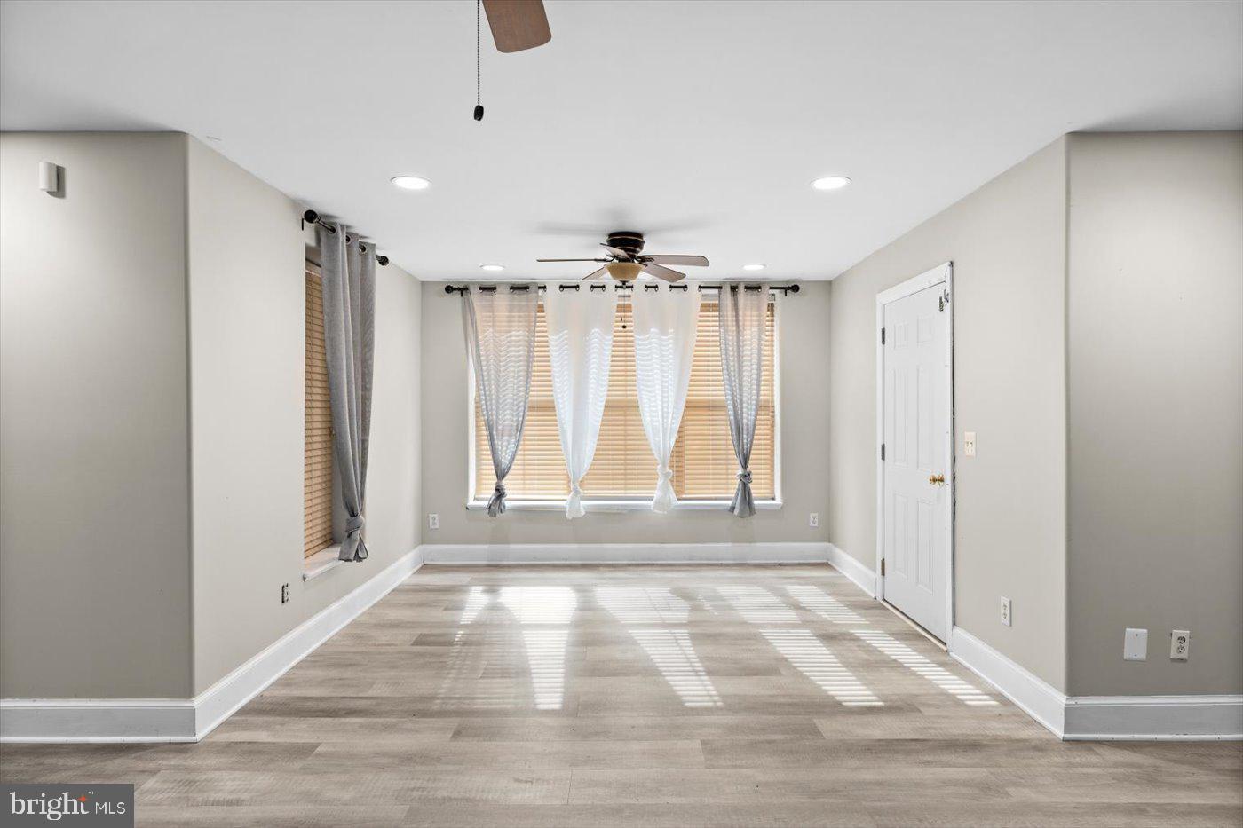 6902 TOWER OF LONDON DR, FREDERICKSBURG, Virginia 22407, 6 Bedrooms Bedrooms, ,5 BathroomsBathrooms,Residential,For sale,6902 TOWER OF LONDON DR,VASP2038286 MLS # VASP2038286