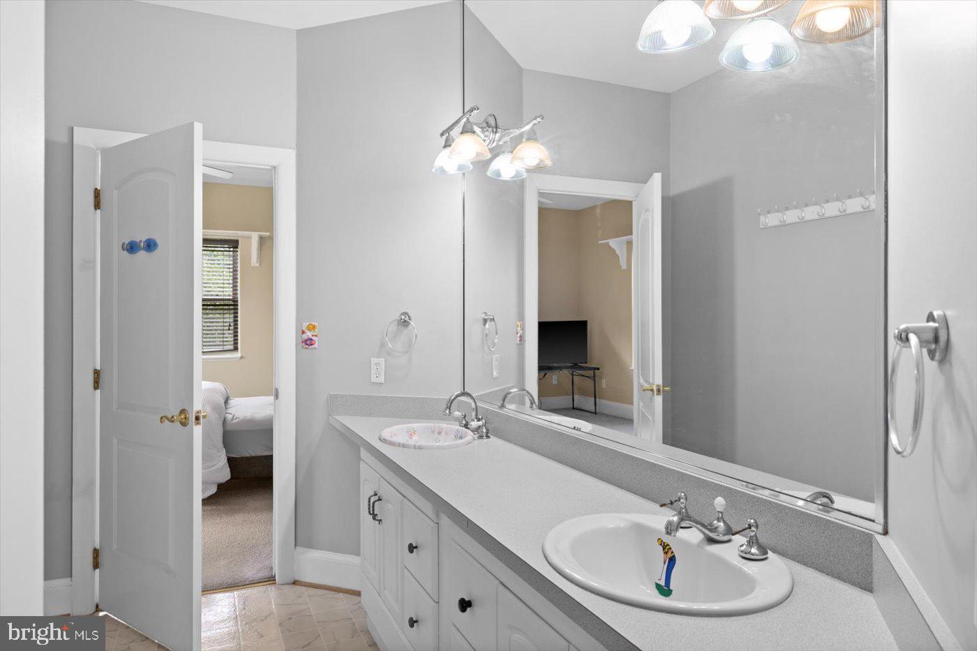 6902 TOWER OF LONDON DR, FREDERICKSBURG, Virginia 22407, 6 Bedrooms Bedrooms, ,5 BathroomsBathrooms,Residential,For sale,6902 TOWER OF LONDON DR,VASP2038286 MLS # VASP2038286