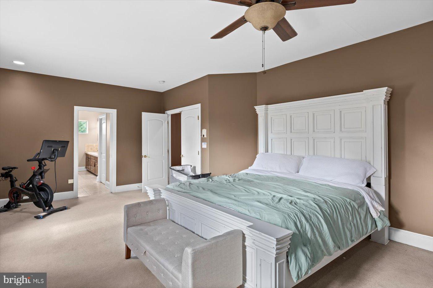 6902 TOWER OF LONDON DR, FREDERICKSBURG, Virginia 22407, 6 Bedrooms Bedrooms, ,5 BathroomsBathrooms,Residential,For sale,6902 TOWER OF LONDON DR,VASP2038286 MLS # VASP2038286