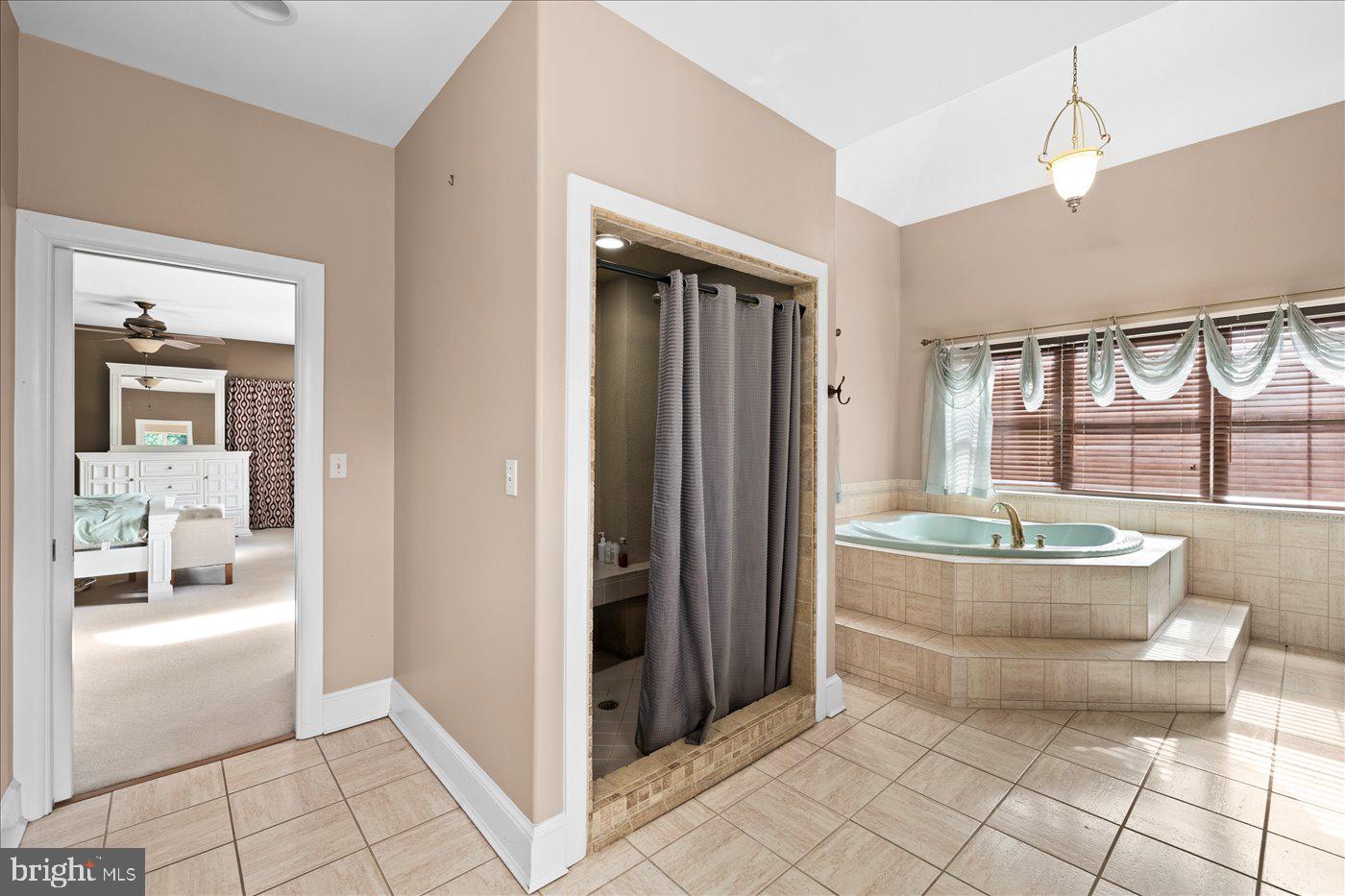 6902 TOWER OF LONDON DR, FREDERICKSBURG, Virginia 22407, 6 Bedrooms Bedrooms, ,5 BathroomsBathrooms,Residential,For sale,6902 TOWER OF LONDON DR,VASP2038286 MLS # VASP2038286