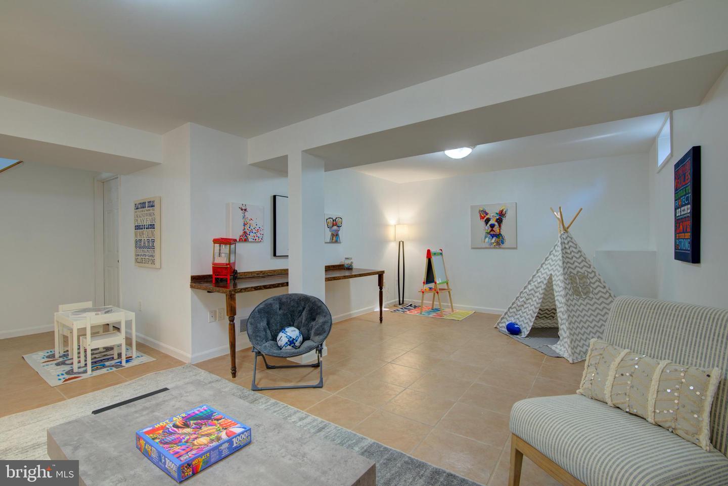 304 AARON CT, STERLING, Virginia 20164, 4 Bedrooms Bedrooms, ,2 BathroomsBathrooms,Residential,For sale,304 AARON CT,VALO2113280 MLS # VALO2113280