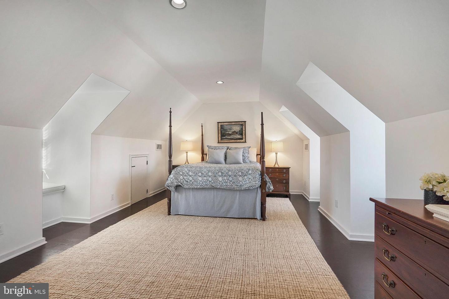 815 ARCTURUS ON THE POTOMAC, ALEXANDRIA, Virginia 22308, 5 Bedrooms Bedrooms, ,3 BathroomsBathrooms,Residential,For sale,815 ARCTURUS ON THE POTOMAC,VAFX2284026 MLS # VAFX2284026