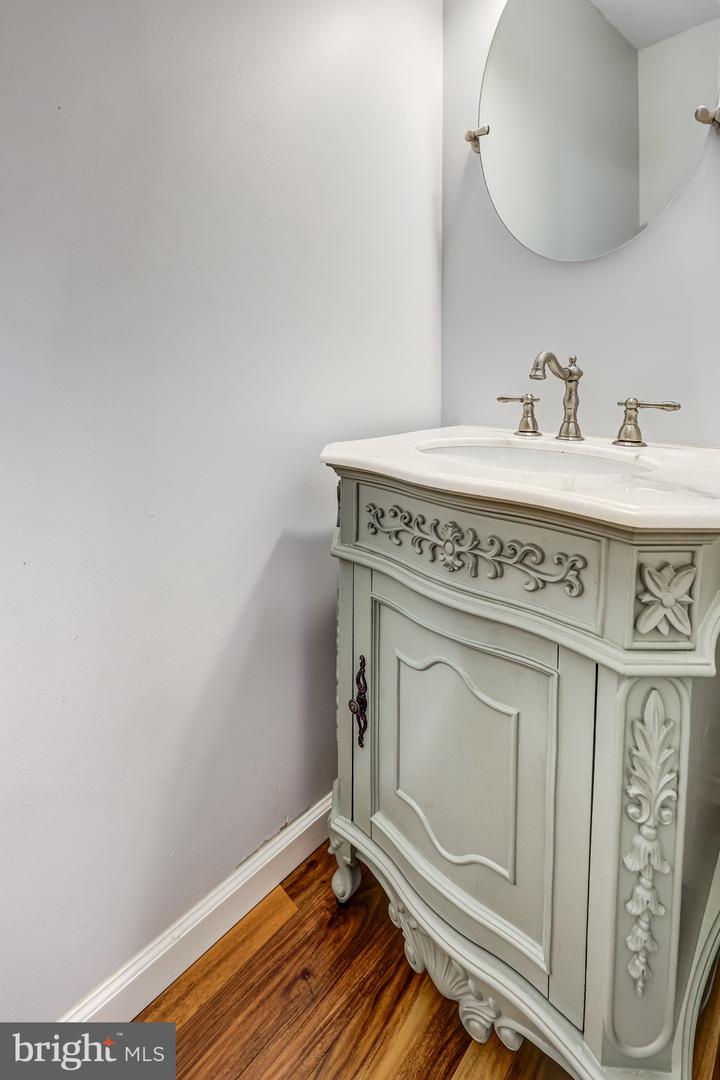 5905 SAINT GILES WAY, ALEXANDRIA, Virginia 22315, 3 Bedrooms Bedrooms, ,2 BathroomsBathrooms,Residential,For sale,5905 SAINT GILES WAY,VAFX2284624 MLS # VAFX2284624