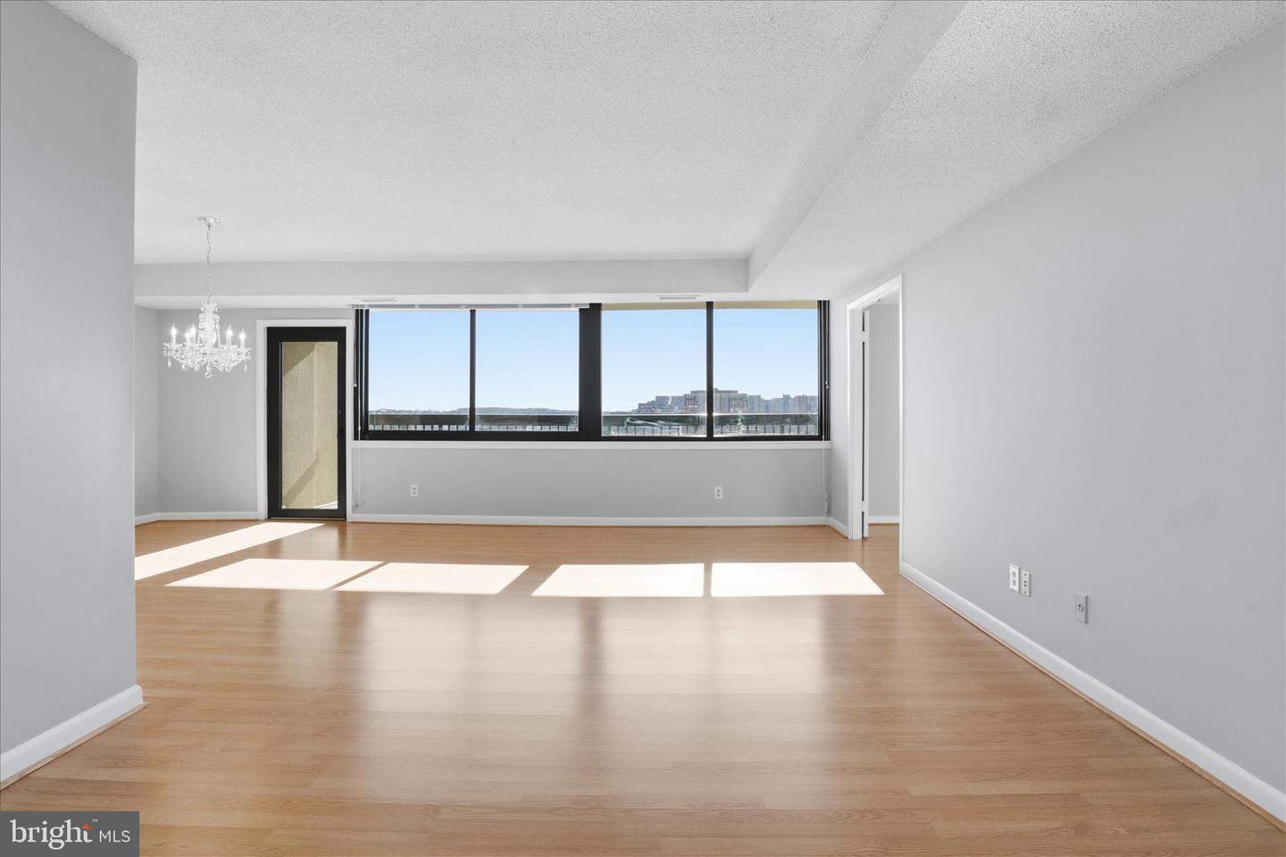 3709 S GEORGE MASON DR #912, FALLS CHURCH, Virginia 22041, 2 Bedrooms Bedrooms, ,2 BathroomsBathrooms,Residential,For sale,3709 S GEORGE MASON DR #912,VAFX2285066 MLS # VAFX2285066