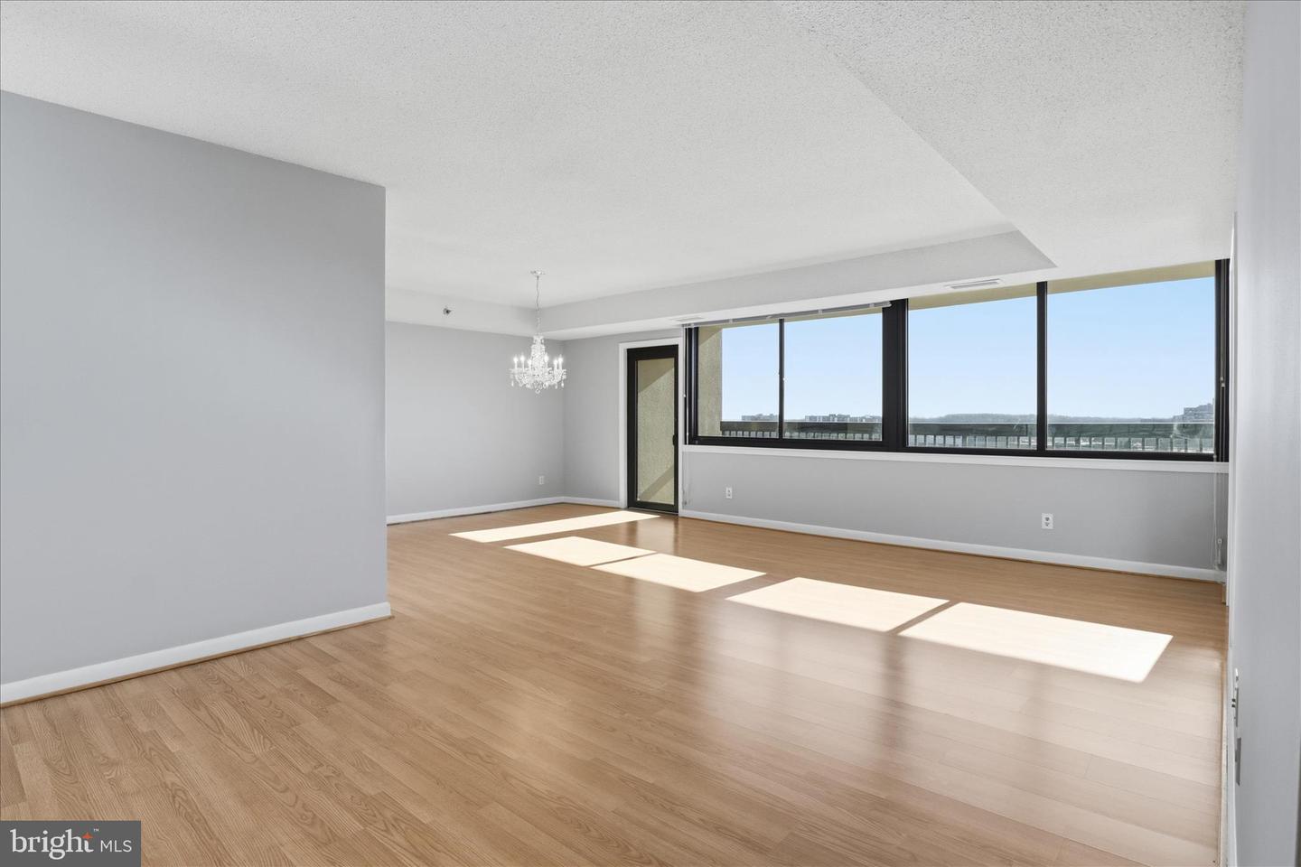 3709 S GEORGE MASON DR #912, FALLS CHURCH, Virginia 22041, 2 Bedrooms Bedrooms, ,2 BathroomsBathrooms,Residential,For sale,3709 S GEORGE MASON DR #912,VAFX2285066 MLS # VAFX2285066