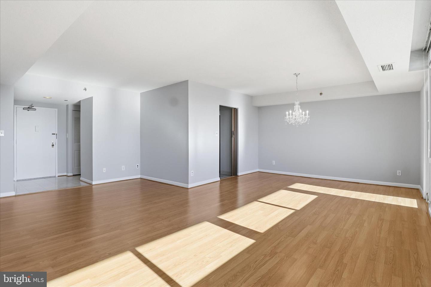 3709 S GEORGE MASON DR #912, FALLS CHURCH, Virginia 22041, 2 Bedrooms Bedrooms, ,2 BathroomsBathrooms,Residential,For sale,3709 S GEORGE MASON DR #912,VAFX2285066 MLS # VAFX2285066