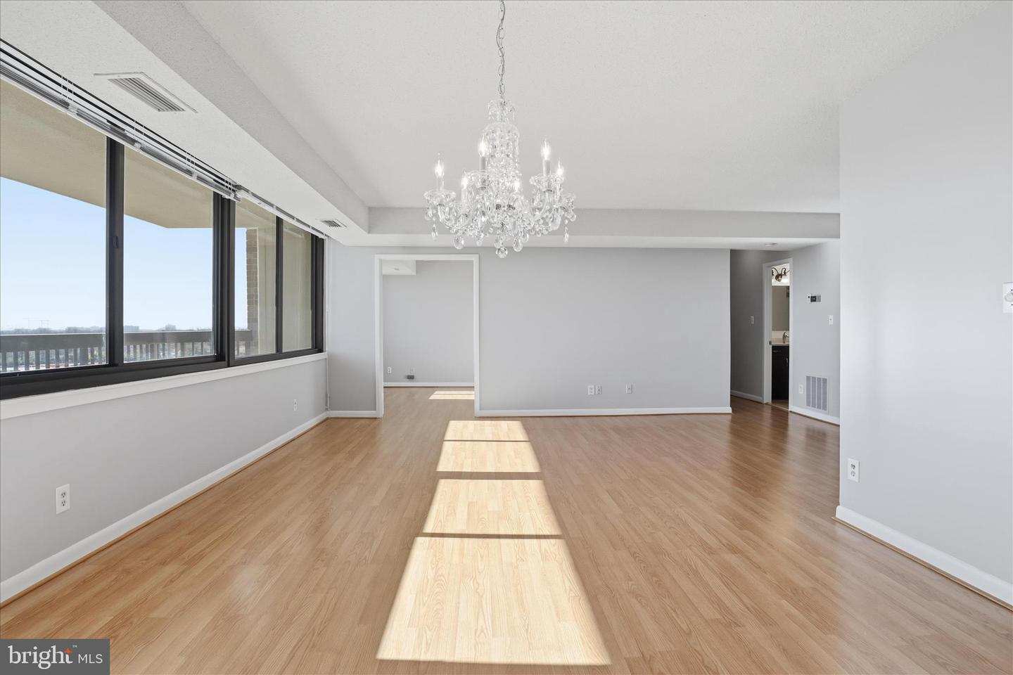 3709 S GEORGE MASON DR #912, FALLS CHURCH, Virginia 22041, 2 Bedrooms Bedrooms, ,2 BathroomsBathrooms,Residential,For sale,3709 S GEORGE MASON DR #912,VAFX2285066 MLS # VAFX2285066