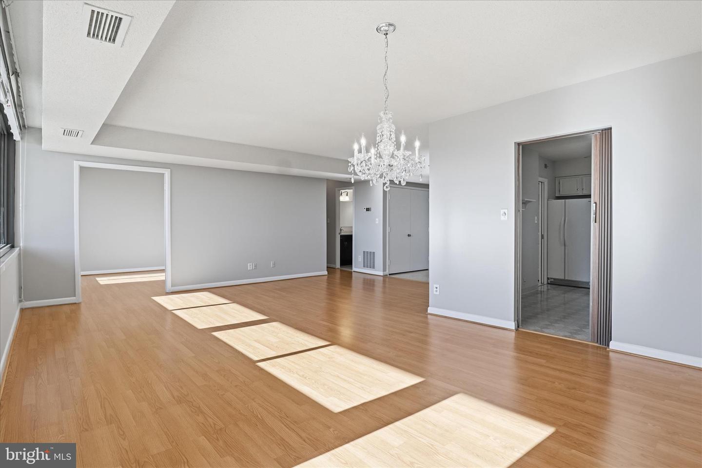 3709 S GEORGE MASON DR #912, FALLS CHURCH, Virginia 22041, 2 Bedrooms Bedrooms, ,2 BathroomsBathrooms,Residential,For sale,3709 S GEORGE MASON DR #912,VAFX2285066 MLS # VAFX2285066