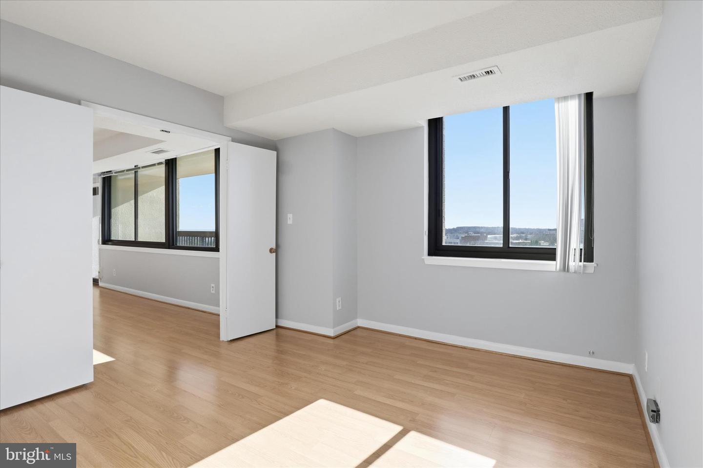 3709 S GEORGE MASON DR #912, FALLS CHURCH, Virginia 22041, 2 Bedrooms Bedrooms, ,2 BathroomsBathrooms,Residential,For sale,3709 S GEORGE MASON DR #912,VAFX2285066 MLS # VAFX2285066