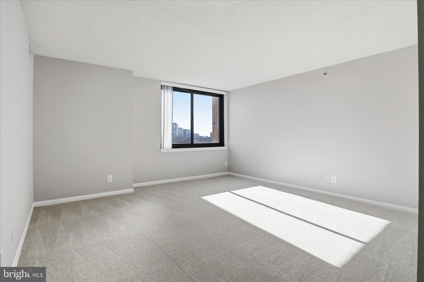 3709 S GEORGE MASON DR #912, FALLS CHURCH, Virginia 22041, 2 Bedrooms Bedrooms, ,2 BathroomsBathrooms,Residential,For sale,3709 S GEORGE MASON DR #912,VAFX2285066 MLS # VAFX2285066