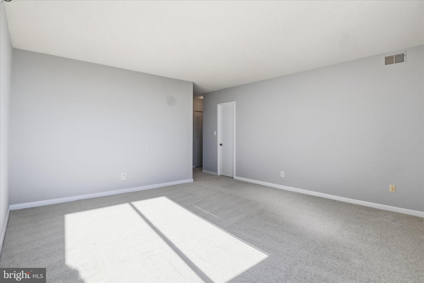 3709 S GEORGE MASON DR #912, FALLS CHURCH, Virginia 22041, 2 Bedrooms Bedrooms, ,2 BathroomsBathrooms,Residential,For sale,3709 S GEORGE MASON DR #912,VAFX2285066 MLS # VAFX2285066