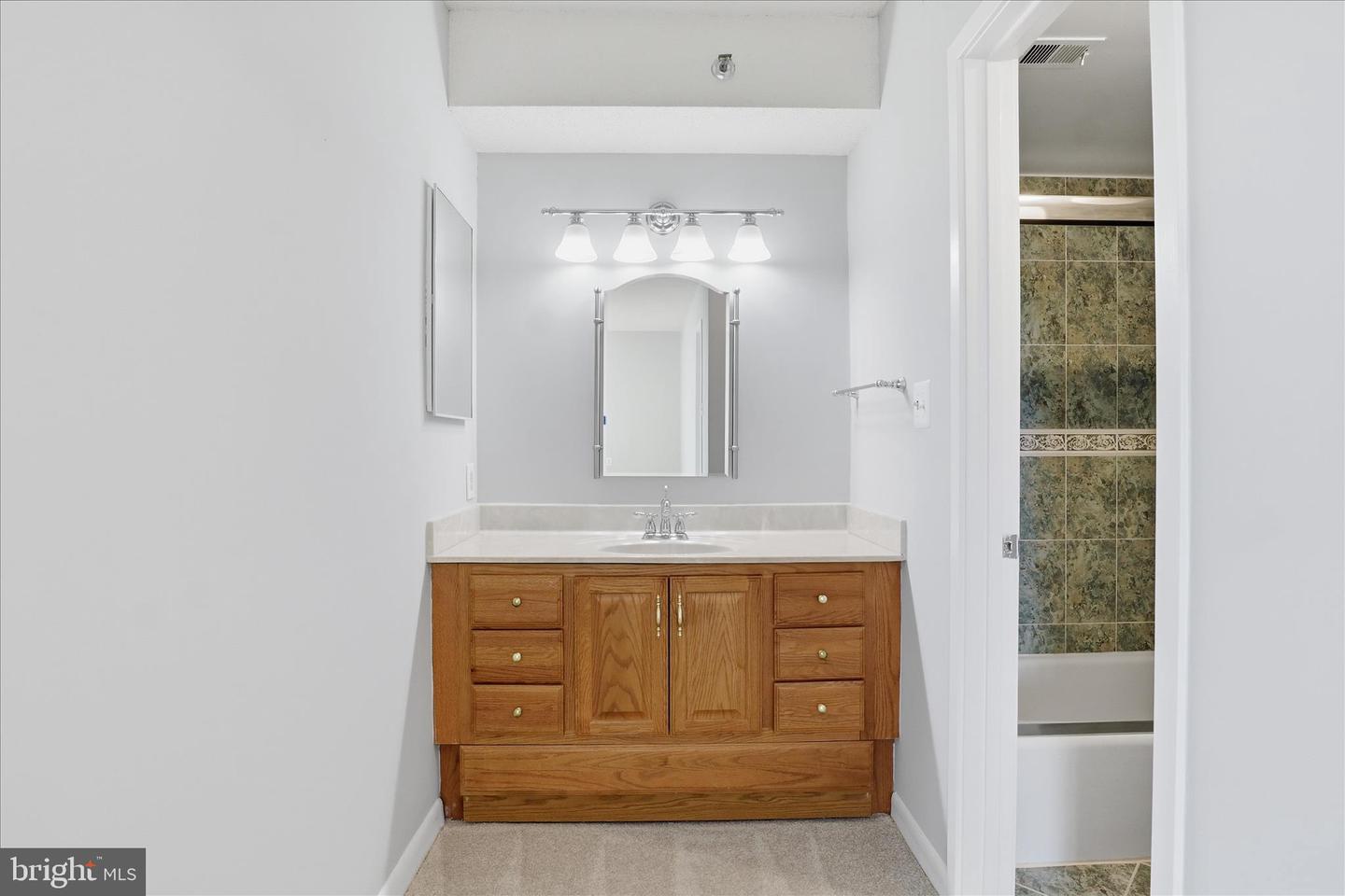 3709 S GEORGE MASON DR #912, FALLS CHURCH, Virginia 22041, 2 Bedrooms Bedrooms, ,2 BathroomsBathrooms,Residential,For sale,3709 S GEORGE MASON DR #912,VAFX2285066 MLS # VAFX2285066