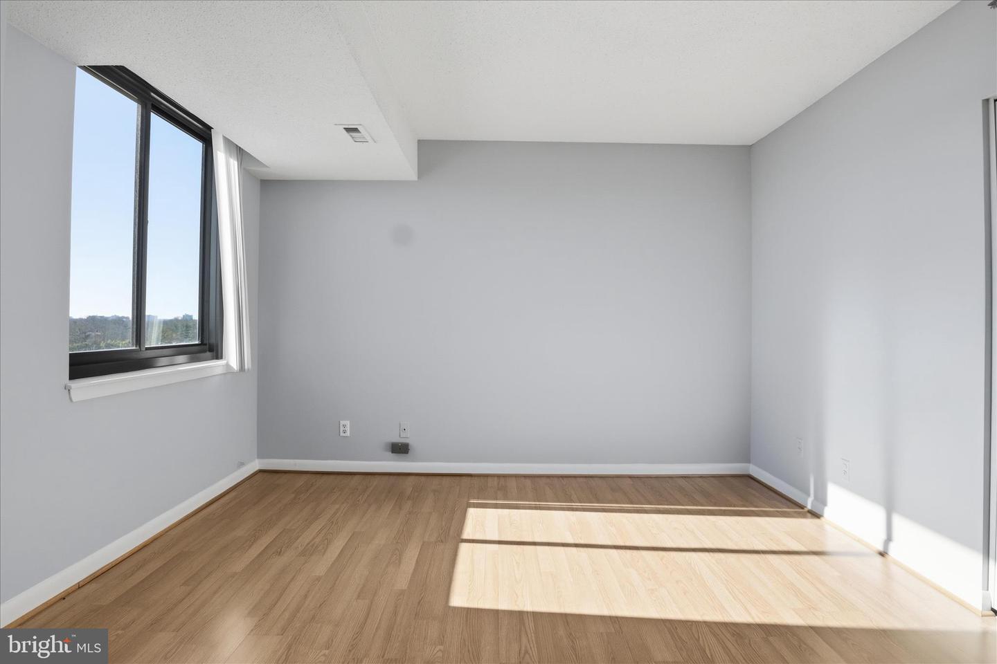 3709 S GEORGE MASON DR #912, FALLS CHURCH, Virginia 22041, 2 Bedrooms Bedrooms, ,2 BathroomsBathrooms,Residential,For sale,3709 S GEORGE MASON DR #912,VAFX2285066 MLS # VAFX2285066