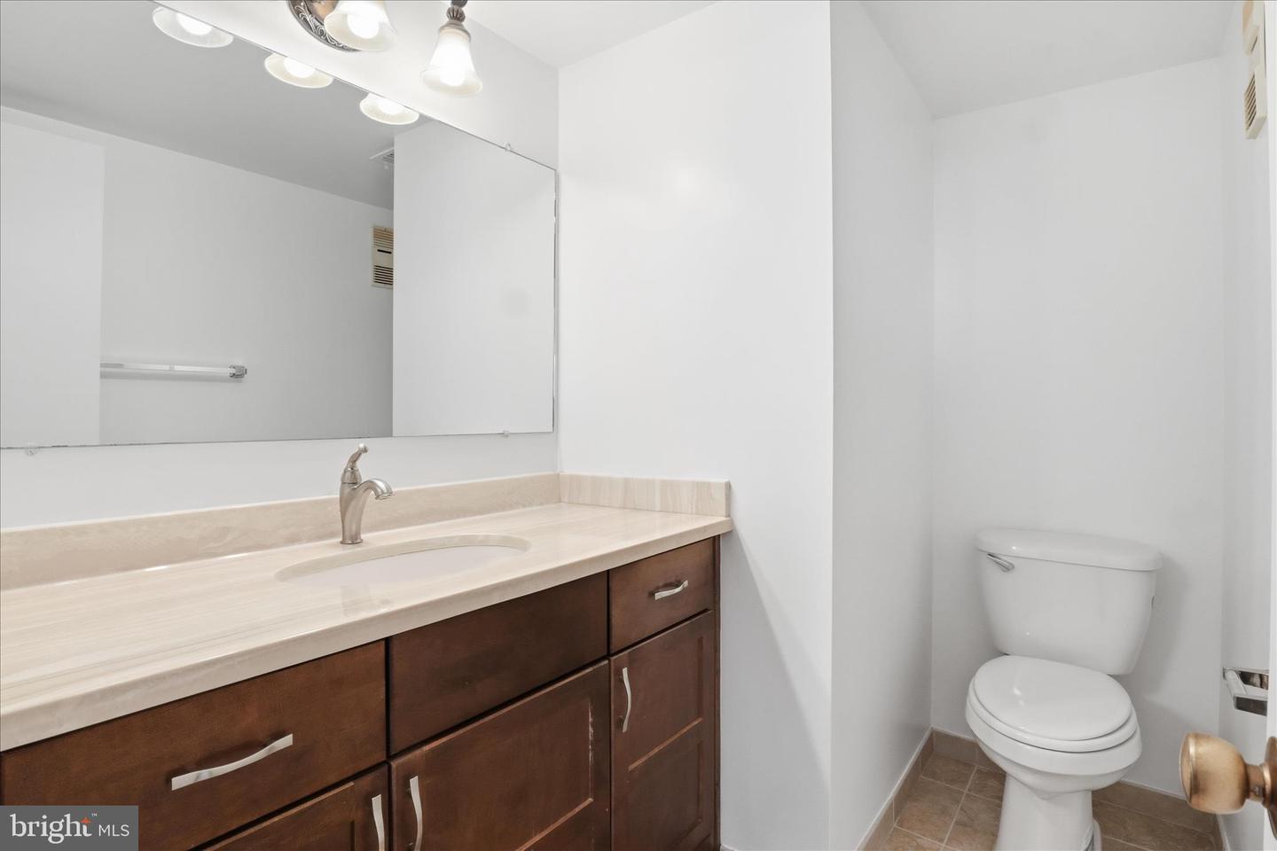3709 S GEORGE MASON DR #912, FALLS CHURCH, Virginia 22041, 2 Bedrooms Bedrooms, ,2 BathroomsBathrooms,Residential,For sale,3709 S GEORGE MASON DR #912,VAFX2285066 MLS # VAFX2285066