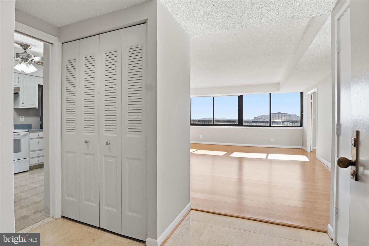 3709 S GEORGE MASON DR #912, FALLS CHURCH, Virginia 22041, 2 Bedrooms Bedrooms, ,2 BathroomsBathrooms,Residential,For sale,3709 S GEORGE MASON DR #912,VAFX2285066 MLS # VAFX2285066