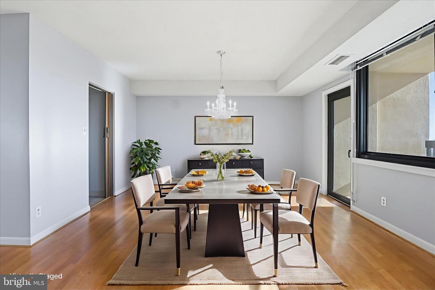 3709 S GEORGE MASON DR #912, FALLS CHURCH, Virginia 22041, 2 Bedrooms Bedrooms, ,2 BathroomsBathrooms,Residential,For sale,3709 S GEORGE MASON DR #912,VAFX2285066 MLS # VAFX2285066