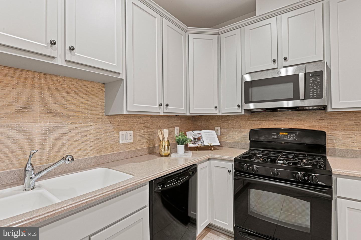 44482 MALTESE FALCON SQ, ASHBURN, Virginia 20147, 3 Bedrooms Bedrooms, ,3 BathroomsBathrooms,Residential,For sale,44482 MALTESE FALCON SQ,VALO2113734 MLS # VALO2113734