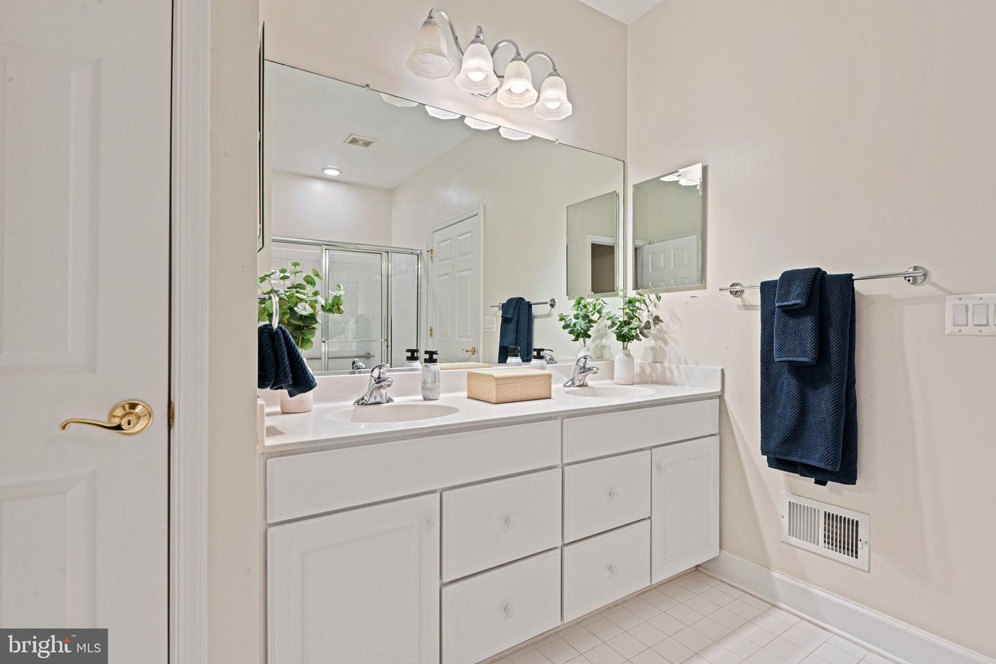 44482 MALTESE FALCON SQ, ASHBURN, Virginia 20147, 3 Bedrooms Bedrooms, ,3 BathroomsBathrooms,Residential,For sale,44482 MALTESE FALCON SQ,VALO2113734 MLS # VALO2113734