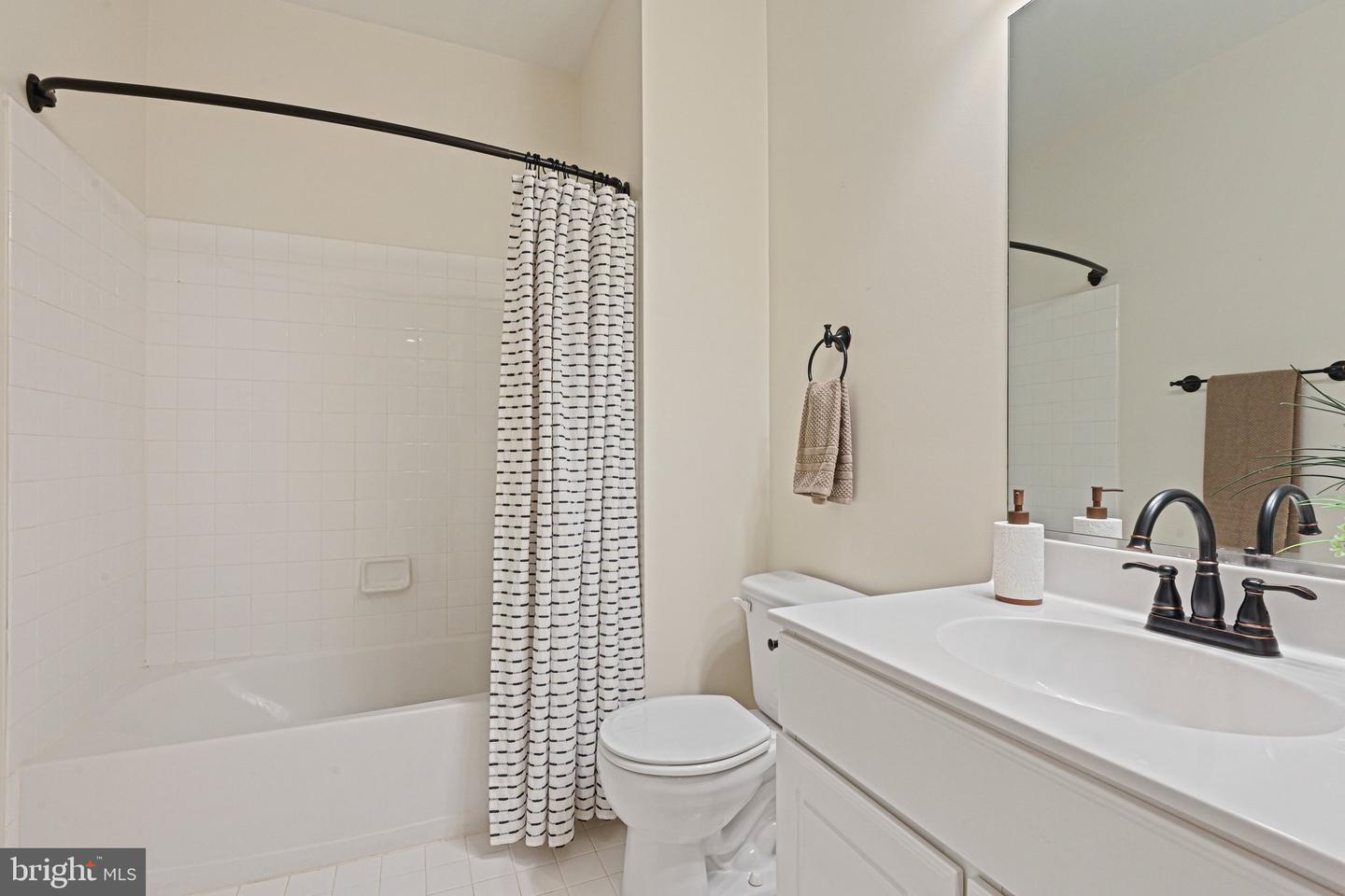 44482 MALTESE FALCON SQ, ASHBURN, Virginia 20147, 3 Bedrooms Bedrooms, ,3 BathroomsBathrooms,Residential,For sale,44482 MALTESE FALCON SQ,VALO2113734 MLS # VALO2113734