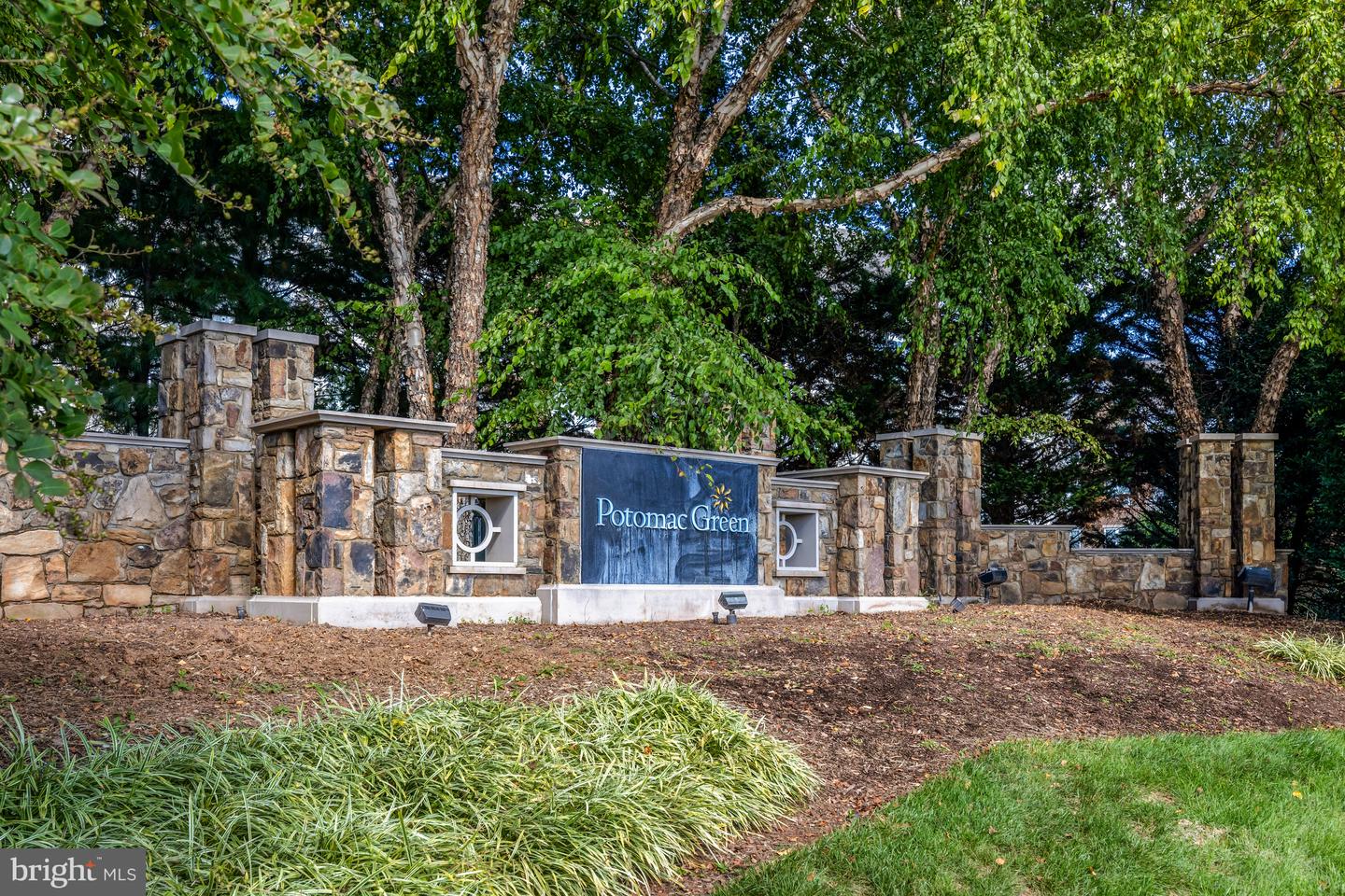 44482 MALTESE FALCON SQ, ASHBURN, Virginia 20147, 3 Bedrooms Bedrooms, ,3 BathroomsBathrooms,Residential,For sale,44482 MALTESE FALCON SQ,VALO2113734 MLS # VALO2113734