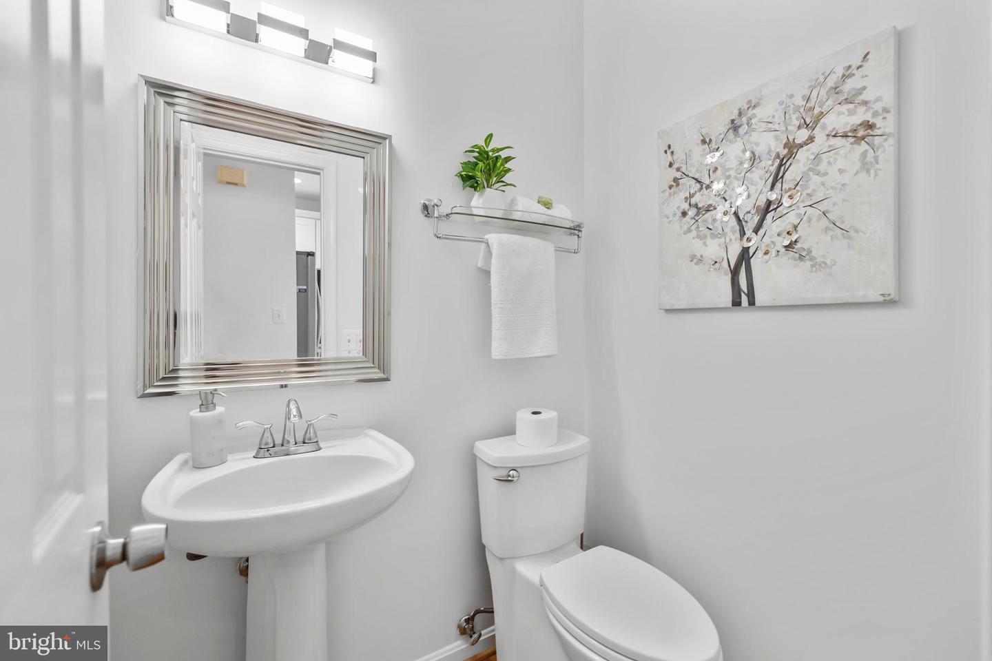 182 MARTIN LN, ALEXANDRIA, Virginia 22304, 3 Bedrooms Bedrooms, ,2 BathroomsBathrooms,Residential,For sale,182 MARTIN LN,VAAX2053058 MLS # VAAX2053058