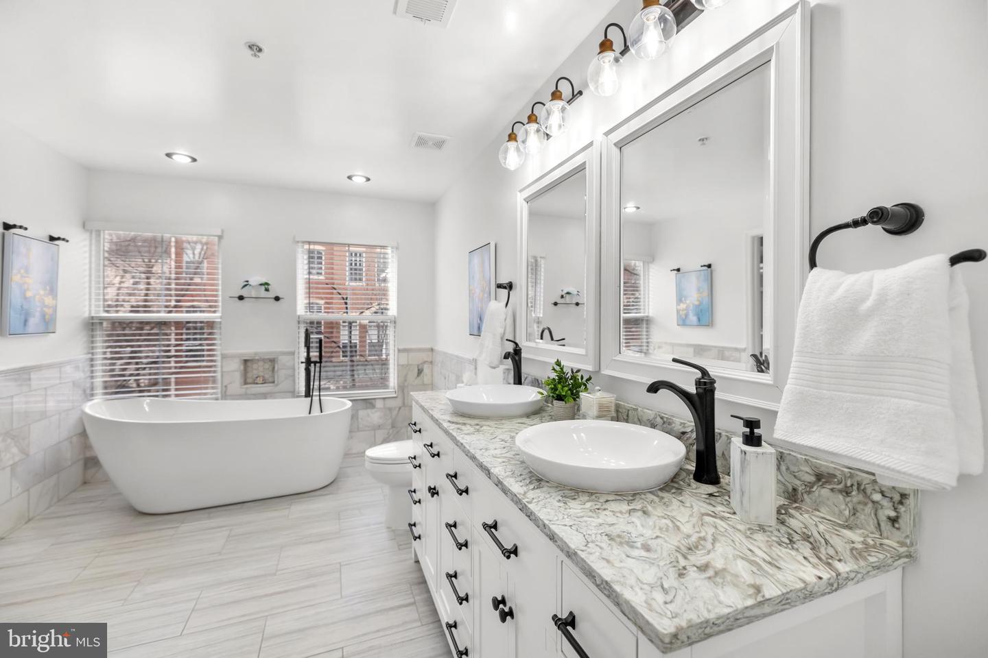 182 MARTIN LN, ALEXANDRIA, Virginia 22304, 3 Bedrooms Bedrooms, ,2 BathroomsBathrooms,Residential,For sale,182 MARTIN LN,VAAX2053058 MLS # VAAX2053058