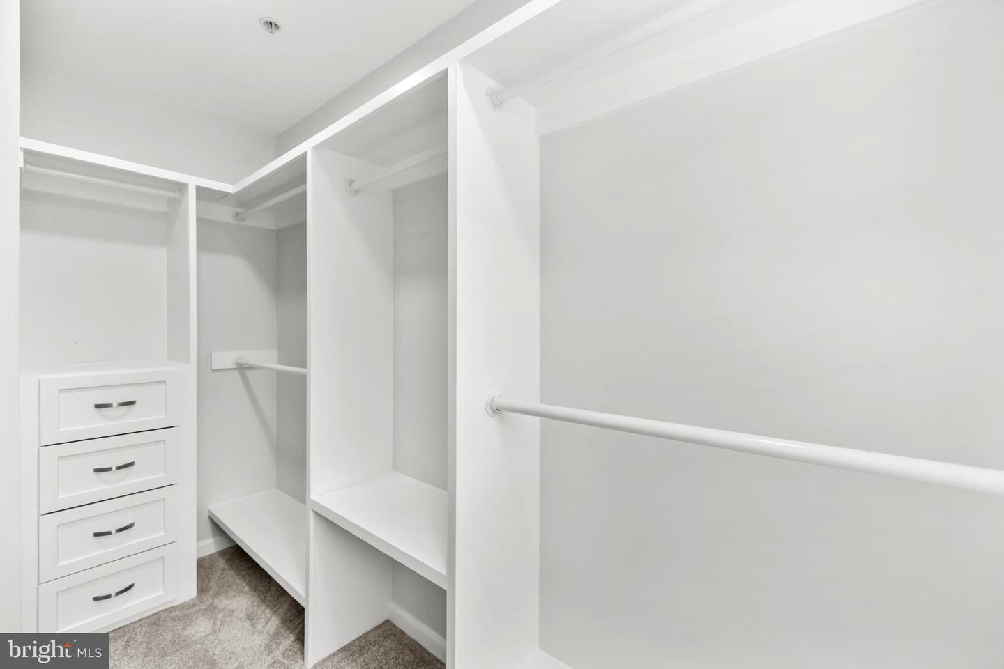 182 MARTIN LN, ALEXANDRIA, Virginia 22304, 3 Bedrooms Bedrooms, ,2 BathroomsBathrooms,Residential,For sale,182 MARTIN LN,VAAX2053058 MLS # VAAX2053058