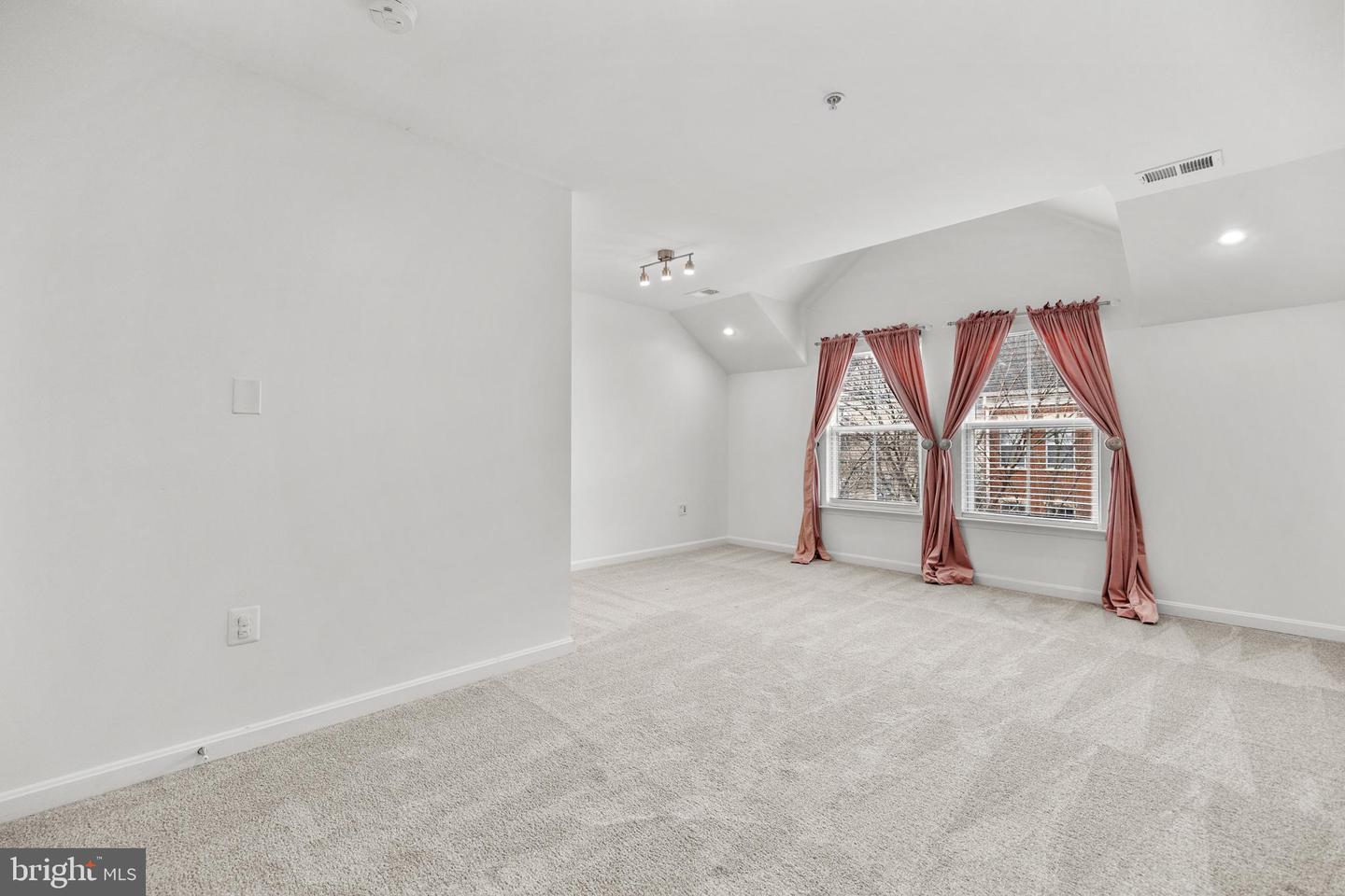 182 MARTIN LN, ALEXANDRIA, Virginia 22304, 3 Bedrooms Bedrooms, ,2 BathroomsBathrooms,Residential,For sale,182 MARTIN LN,VAAX2053058 MLS # VAAX2053058