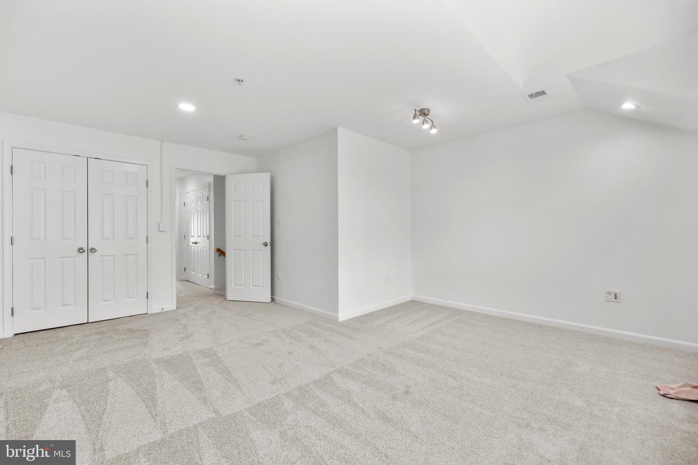 182 MARTIN LN, ALEXANDRIA, Virginia 22304, 3 Bedrooms Bedrooms, ,2 BathroomsBathrooms,Residential,For sale,182 MARTIN LN,VAAX2053058 MLS # VAAX2053058