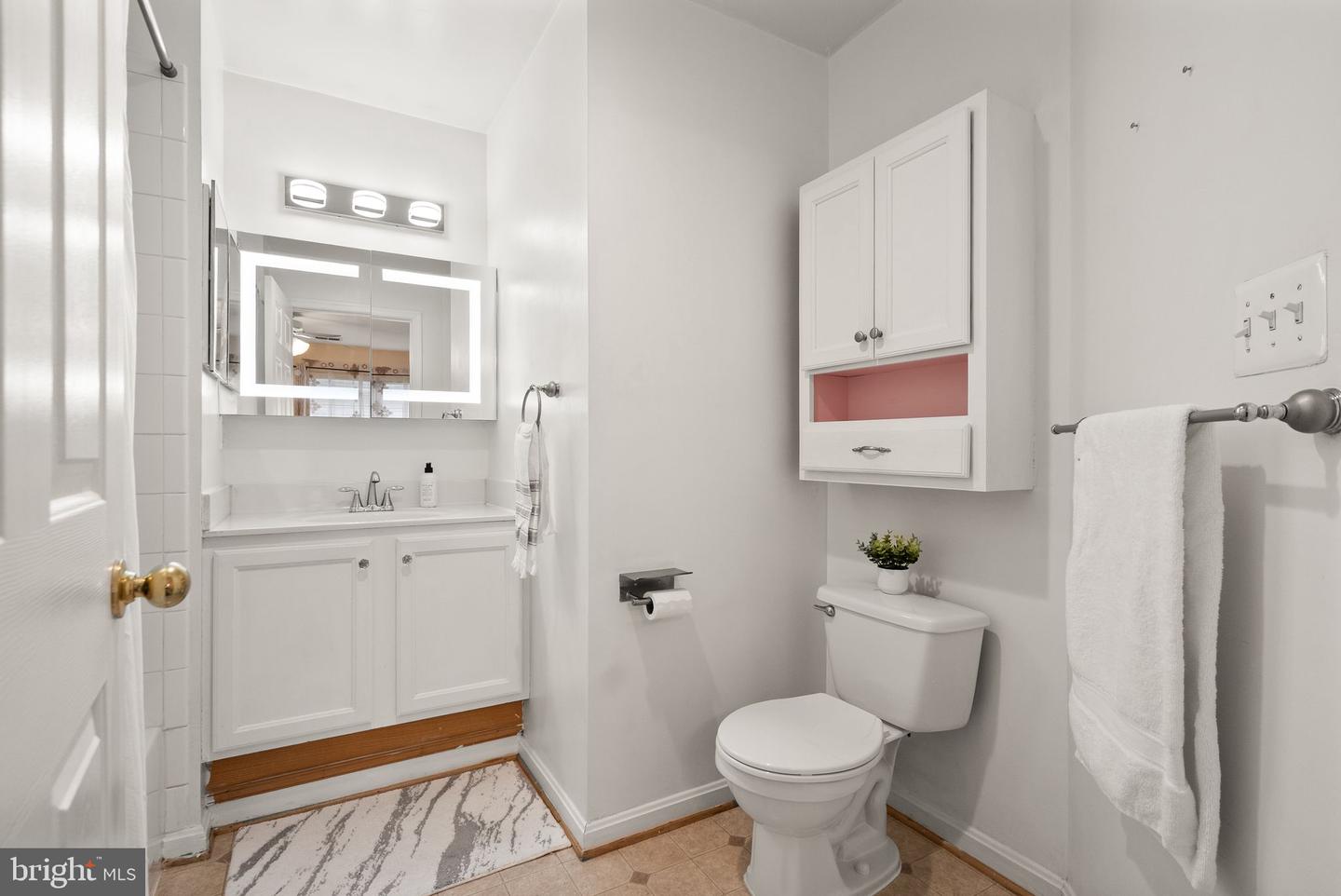 521 CONSTELLATION SQ SE #E, LEESBURG, Virginia 20175, 2 Bedrooms Bedrooms, ,2 BathroomsBathrooms,Residential,For sale,521 CONSTELLATION SQ SE #E,VALO2113936 MLS # VALO2113936