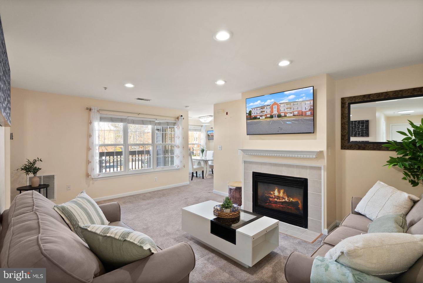 521 CONSTELLATION SQ SE #E, LEESBURG, Virginia 20175, 2 Bedrooms Bedrooms, ,2 BathroomsBathrooms,Residential,For sale,521 CONSTELLATION SQ SE #E,VALO2113936 MLS # VALO2113936