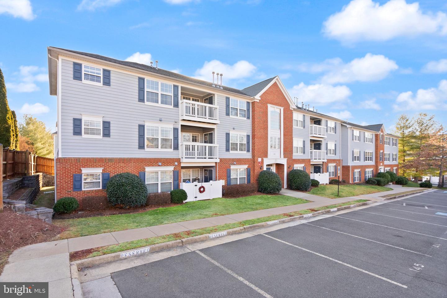 521 CONSTELLATION SQ SE #E, LEESBURG, Virginia 20175, 2 Bedrooms Bedrooms, ,2 BathroomsBathrooms,Residential,For sale,521 CONSTELLATION SQ SE #E,VALO2113936 MLS # VALO2113936