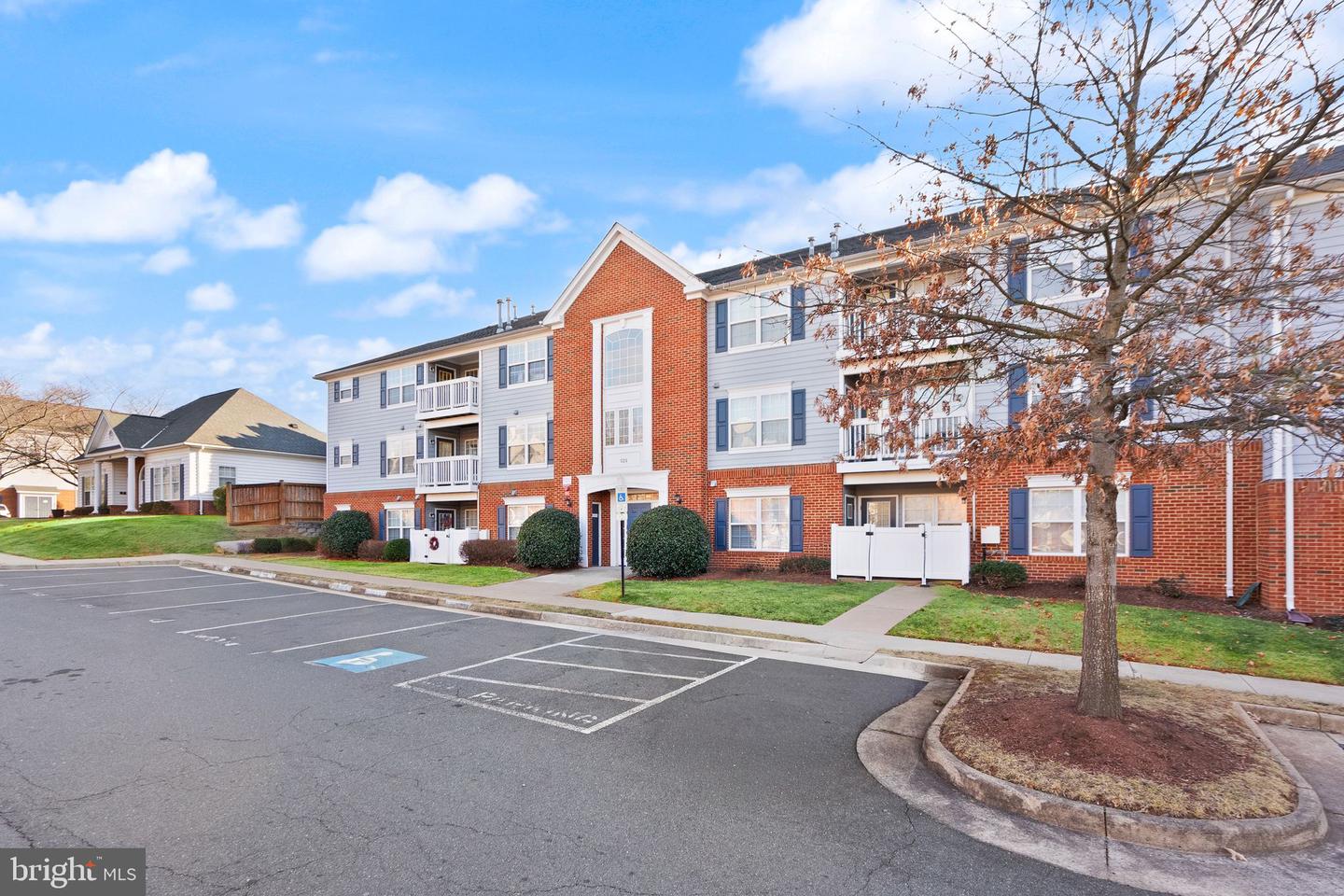 521 CONSTELLATION SQ SE #E, LEESBURG, Virginia 20175, 2 Bedrooms Bedrooms, ,2 BathroomsBathrooms,Residential,For sale,521 CONSTELLATION SQ SE #E,VALO2113936 MLS # VALO2113936