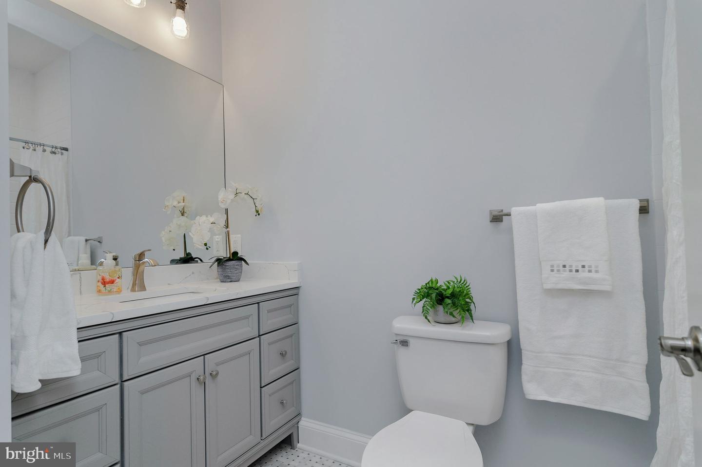 5129 12TH ST S, ARLINGTON, Virginia 22204, 4 Bedrooms Bedrooms, ,4 BathroomsBathrooms,Residential,For sale,5129 12TH ST S,VAAR2067766 MLS # VAAR2067766