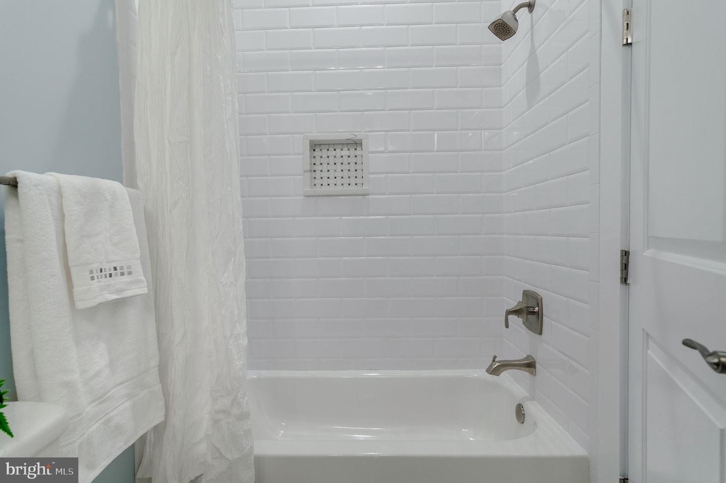 5129 12TH ST S, ARLINGTON, Virginia 22204, 4 Bedrooms Bedrooms, ,4 BathroomsBathrooms,Residential,For sale,5129 12TH ST S,VAAR2067766 MLS # VAAR2067766