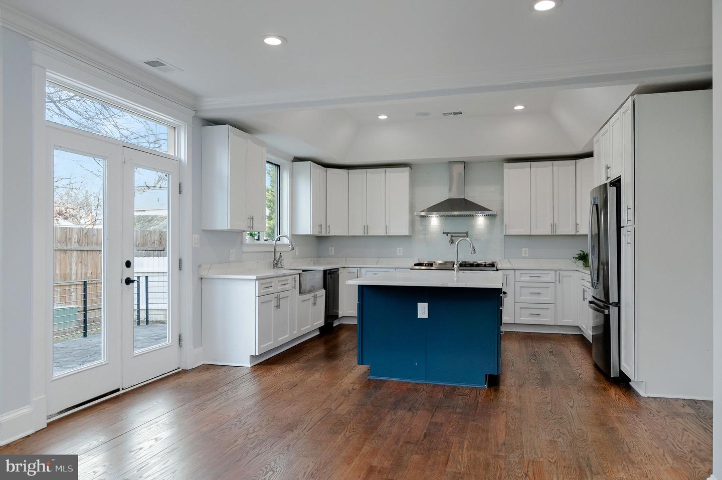 5129 12TH ST S, ARLINGTON, Virginia 22204, 4 Bedrooms Bedrooms, ,4 BathroomsBathrooms,Residential,For sale,5129 12TH ST S,VAAR2067766 MLS # VAAR2067766