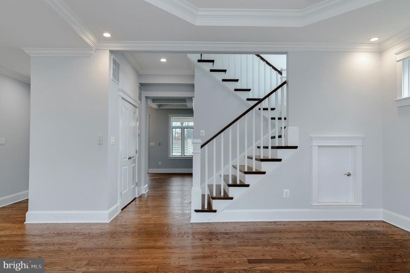 5129 12TH ST S, ARLINGTON, Virginia 22204, 4 Bedrooms Bedrooms, ,4 BathroomsBathrooms,Residential,For sale,5129 12TH ST S,VAAR2067766 MLS # VAAR2067766