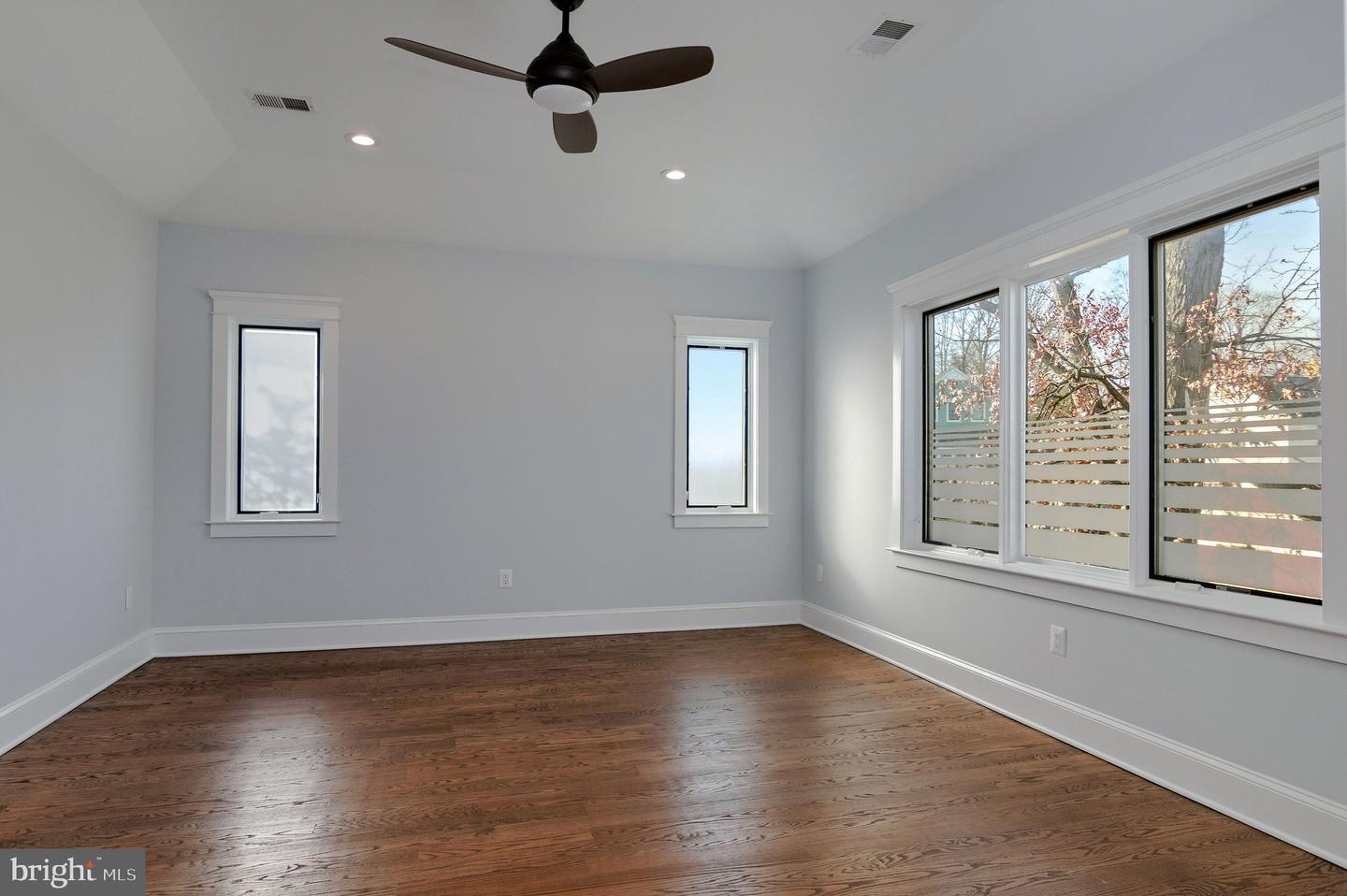 5129 12TH ST S, ARLINGTON, Virginia 22204, 4 Bedrooms Bedrooms, ,4 BathroomsBathrooms,Residential,For sale,5129 12TH ST S,VAAR2067766 MLS # VAAR2067766