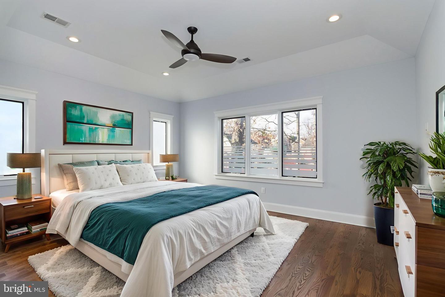 5129 12TH ST S, ARLINGTON, Virginia 22204, 4 Bedrooms Bedrooms, ,4 BathroomsBathrooms,Residential,For sale,5129 12TH ST S,VAAR2067766 MLS # VAAR2067766