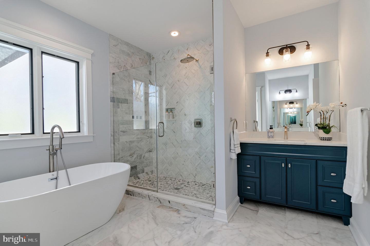 5129 12TH ST S, ARLINGTON, Virginia 22204, 4 Bedrooms Bedrooms, ,4 BathroomsBathrooms,Residential,For sale,5129 12TH ST S,VAAR2067766 MLS # VAAR2067766