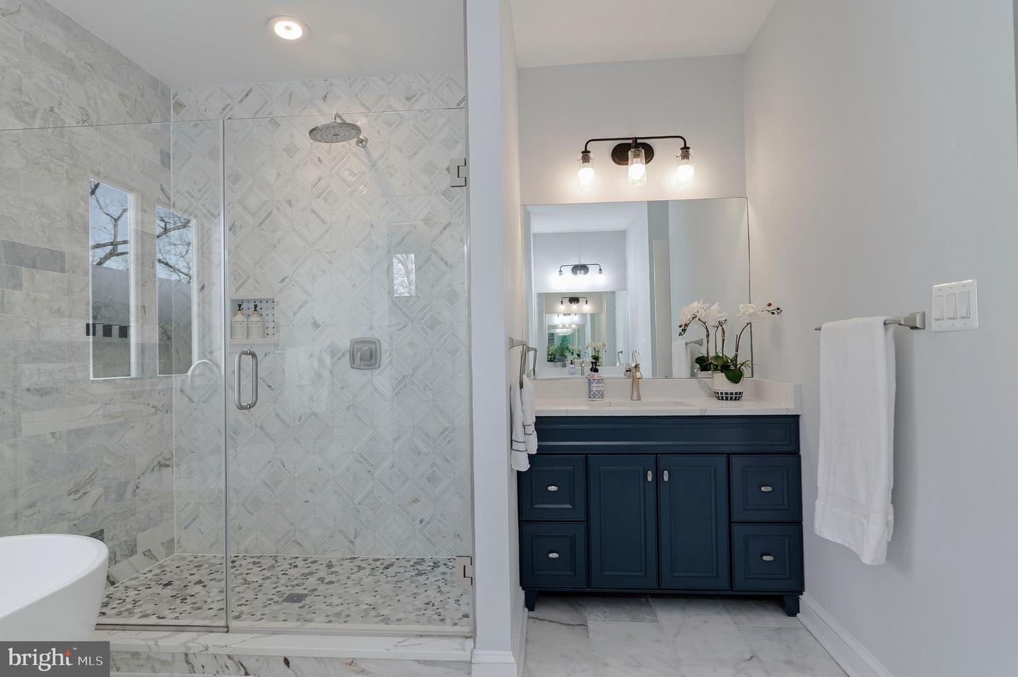 5129 12TH ST S, ARLINGTON, Virginia 22204, 4 Bedrooms Bedrooms, ,4 BathroomsBathrooms,Residential,For sale,5129 12TH ST S,VAAR2067766 MLS # VAAR2067766