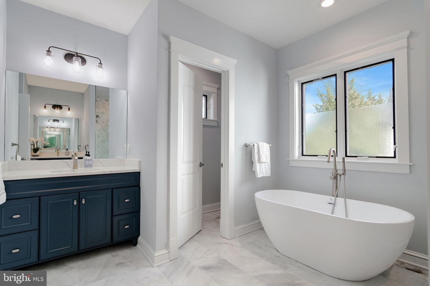 5129 12TH ST S, ARLINGTON, Virginia 22204, 4 Bedrooms Bedrooms, ,4 BathroomsBathrooms,Residential,For sale,5129 12TH ST S,VAAR2067766 MLS # VAAR2067766