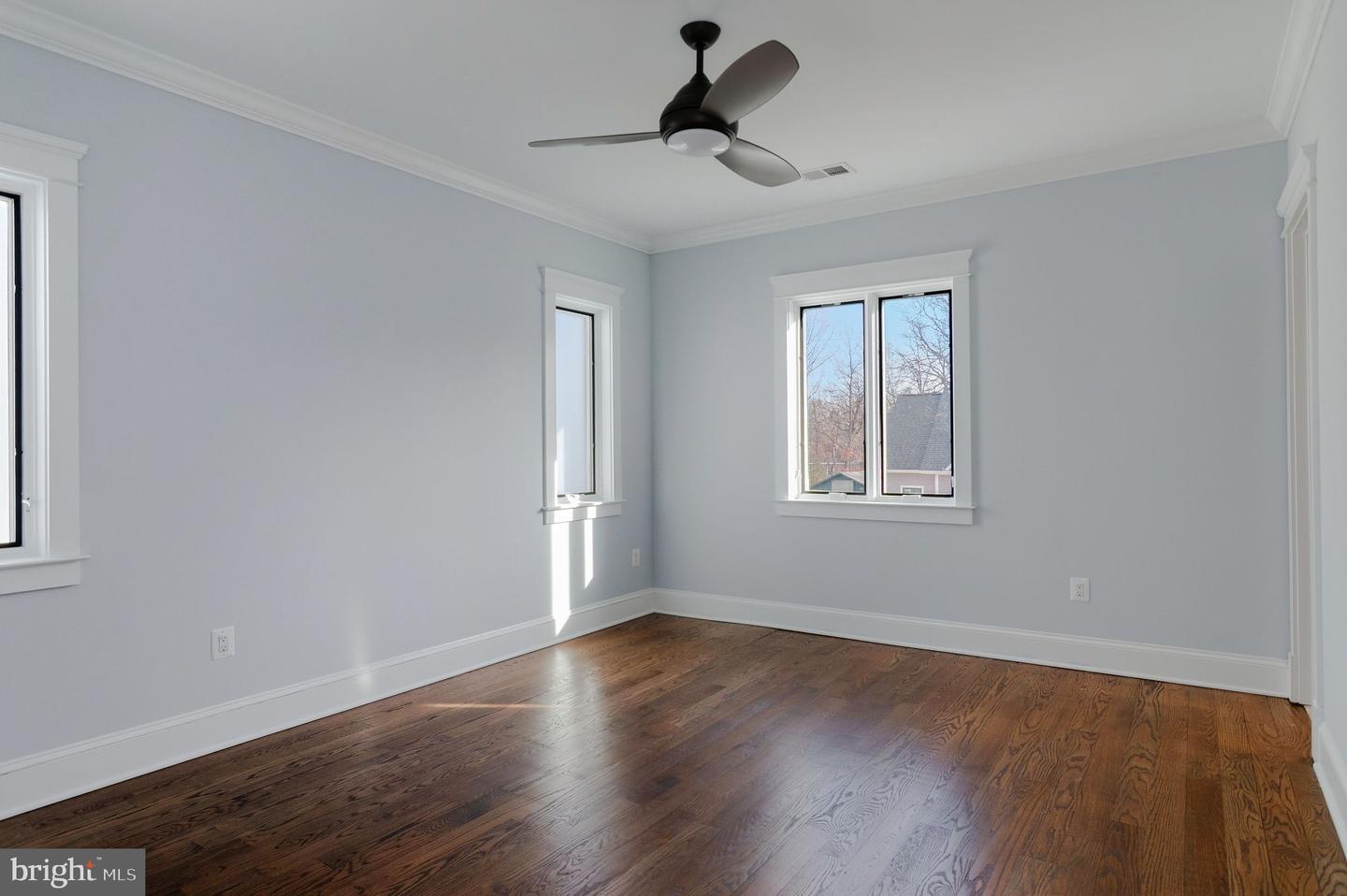 5129 12TH ST S, ARLINGTON, Virginia 22204, 4 Bedrooms Bedrooms, ,4 BathroomsBathrooms,Residential,For sale,5129 12TH ST S,VAAR2067766 MLS # VAAR2067766