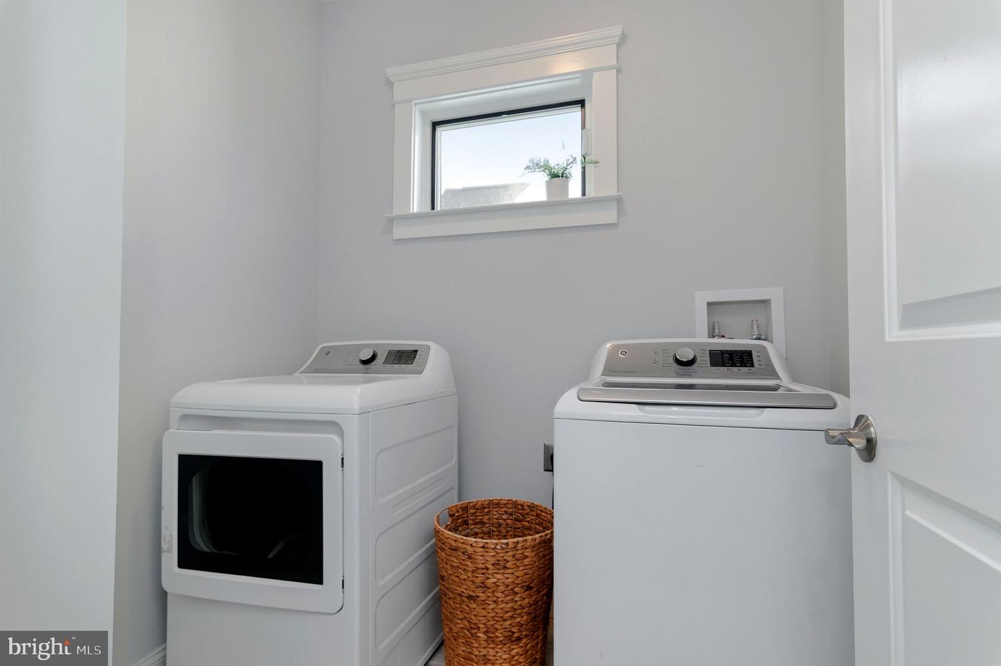 5129 12TH ST S, ARLINGTON, Virginia 22204, 4 Bedrooms Bedrooms, ,4 BathroomsBathrooms,Residential,For sale,5129 12TH ST S,VAAR2067766 MLS # VAAR2067766