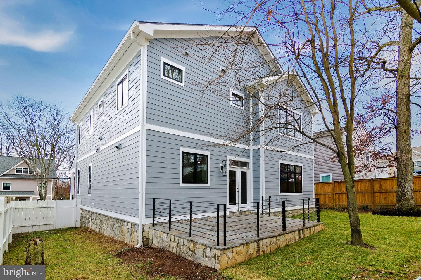 5129 12TH ST S, ARLINGTON, Virginia 22204, 4 Bedrooms Bedrooms, ,4 BathroomsBathrooms,Residential,For sale,5129 12TH ST S,VAAR2067766 MLS # VAAR2067766